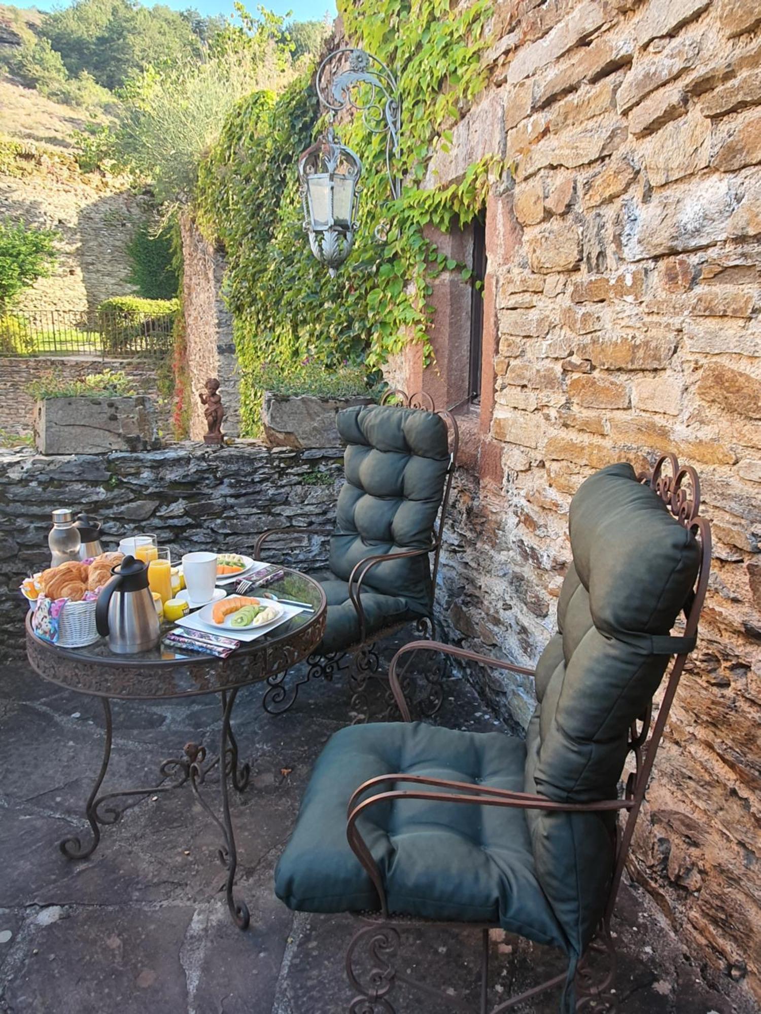 Chambre D'Hotes Au Chateau De Belcastel Esterno foto
