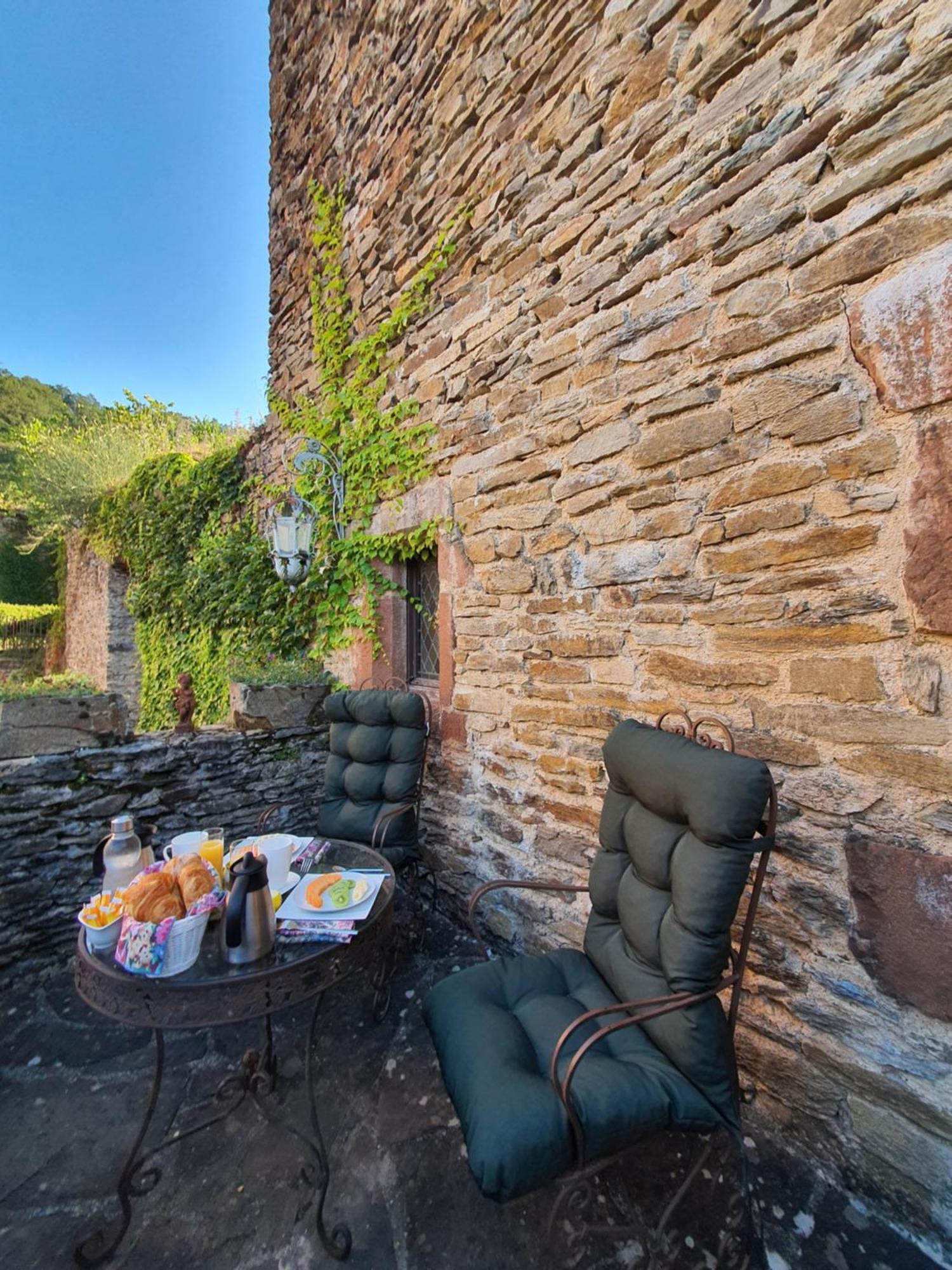 Chambre D'Hotes Au Chateau De Belcastel Esterno foto